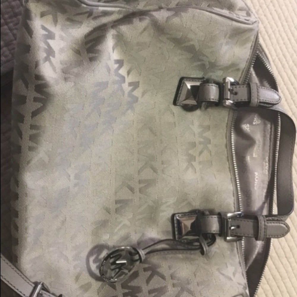 Micheal kors purse